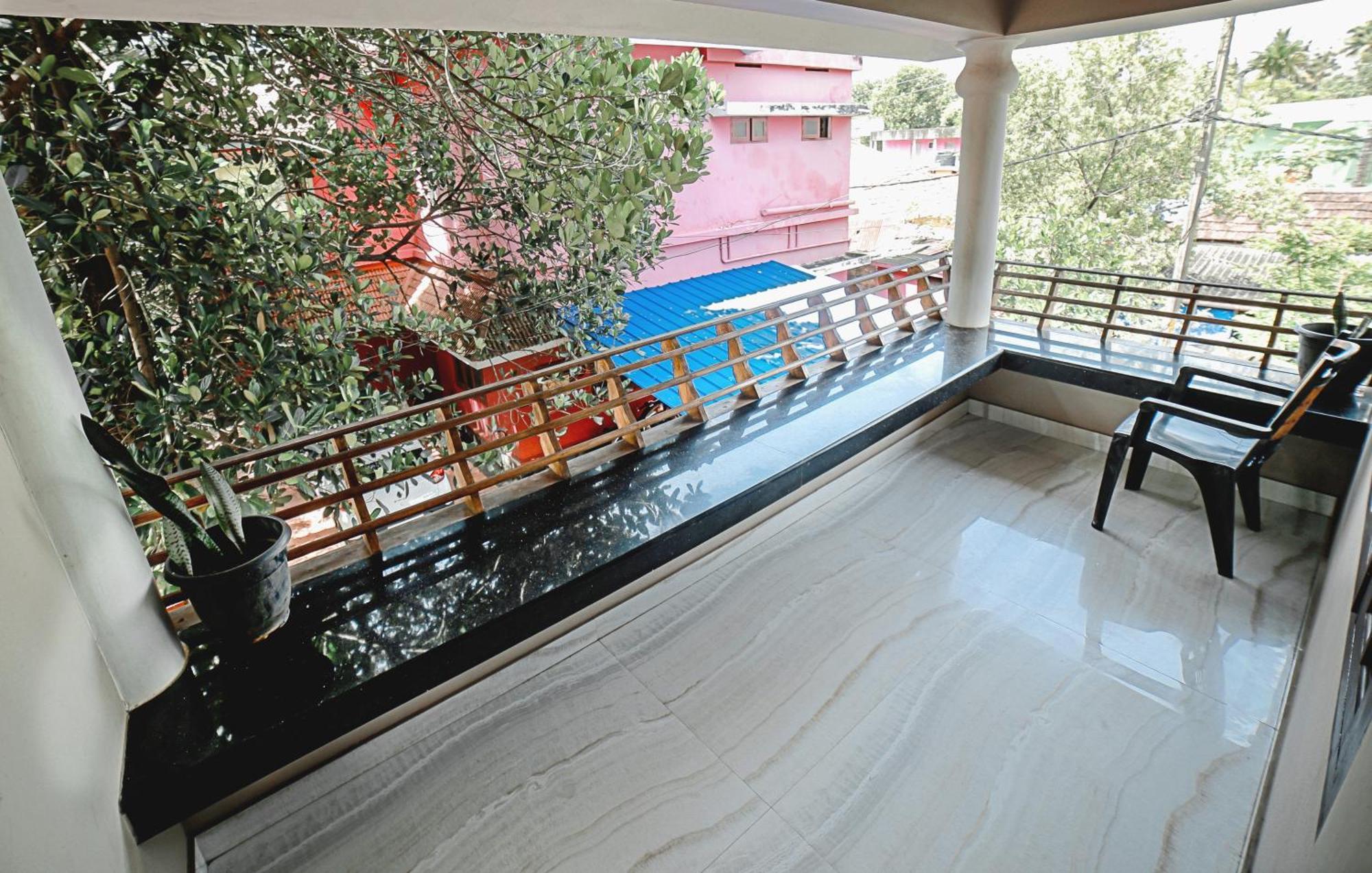 Hotel Gypsy Walker Varkala Esterno foto