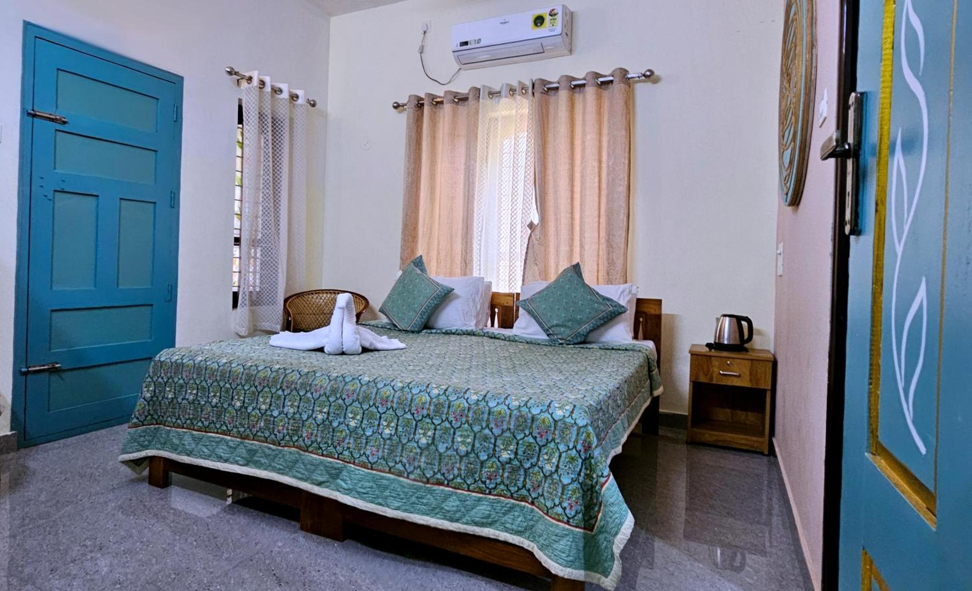 Hotel Gypsy Walker Varkala Esterno foto
